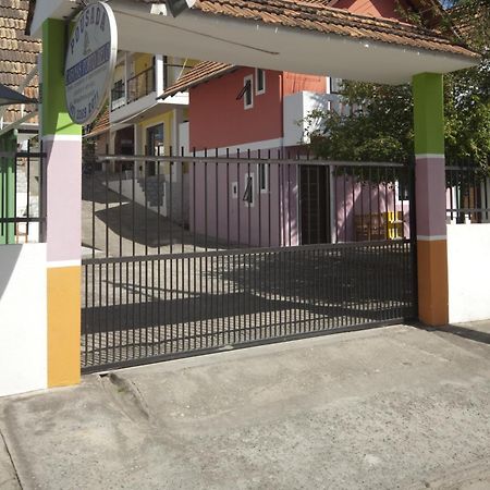 בומבינאס Pousada Cabanas Porto Belo מראה חיצוני תמונה